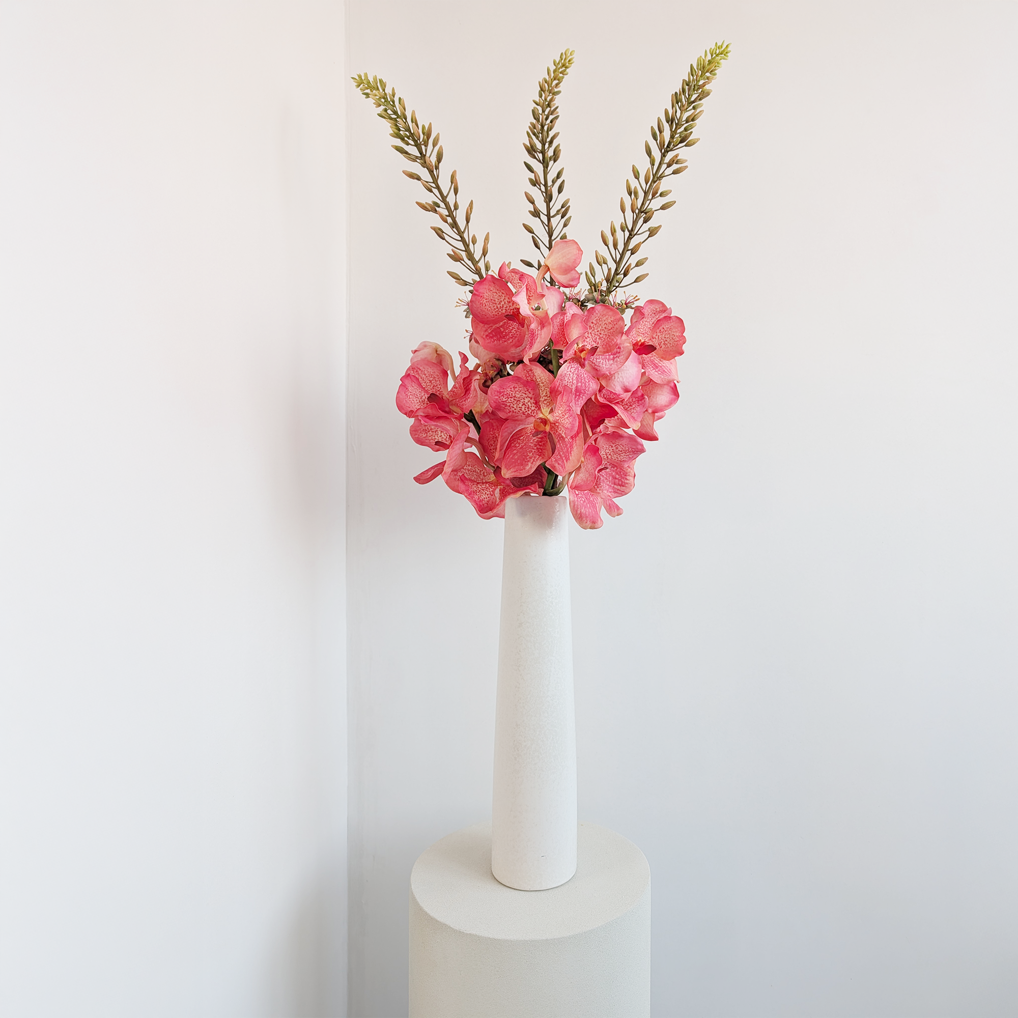 Dewi -  de mooiste real-touch zijden bloemen