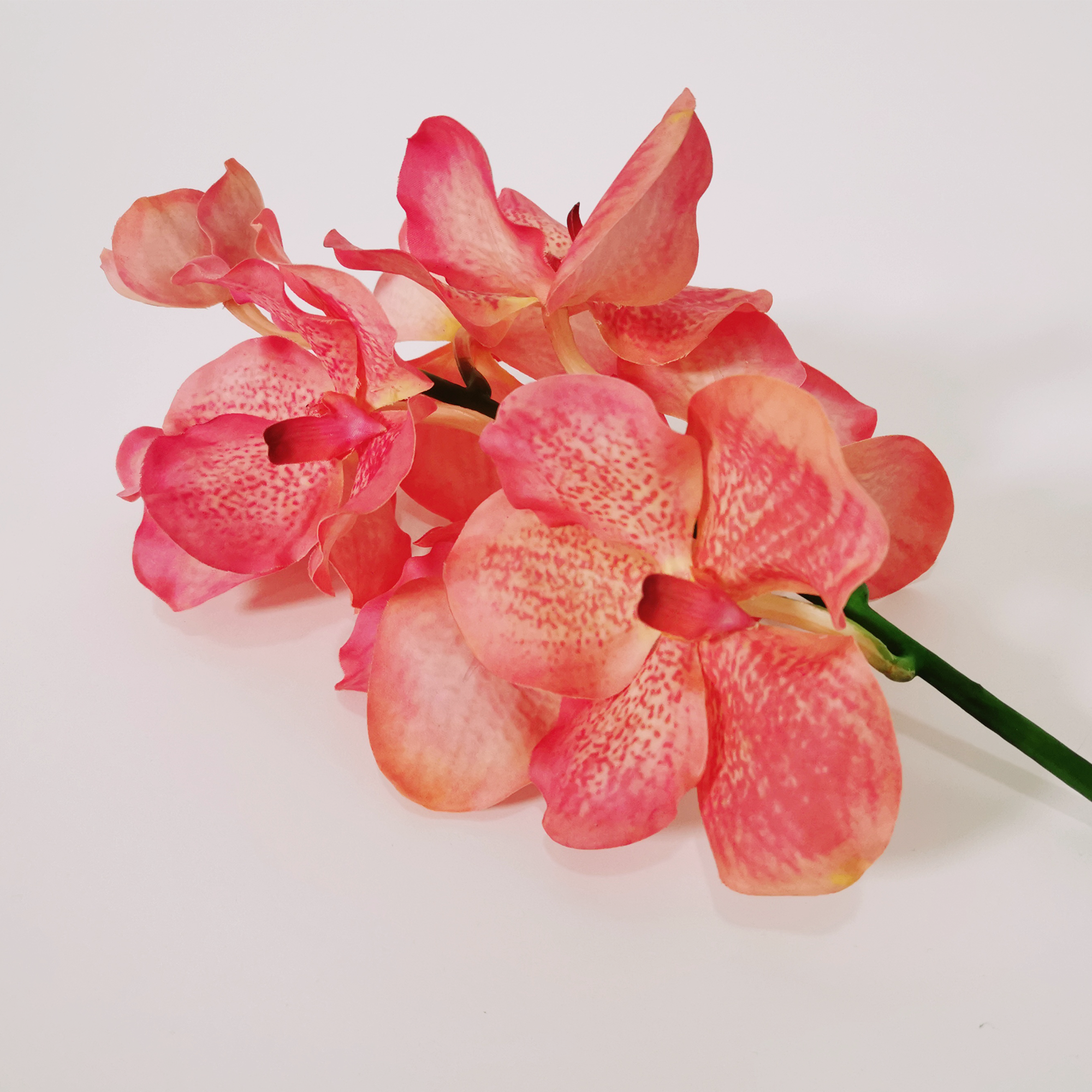 Dewi -  de mooiste real-touch zijden bloemen